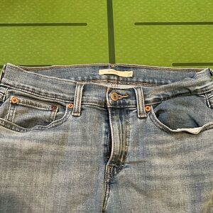 Levi’s boyfriend jeans